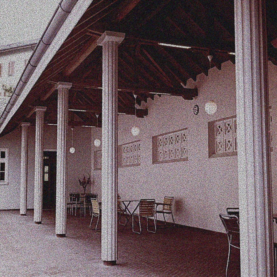 069phc00027m_low.jpg